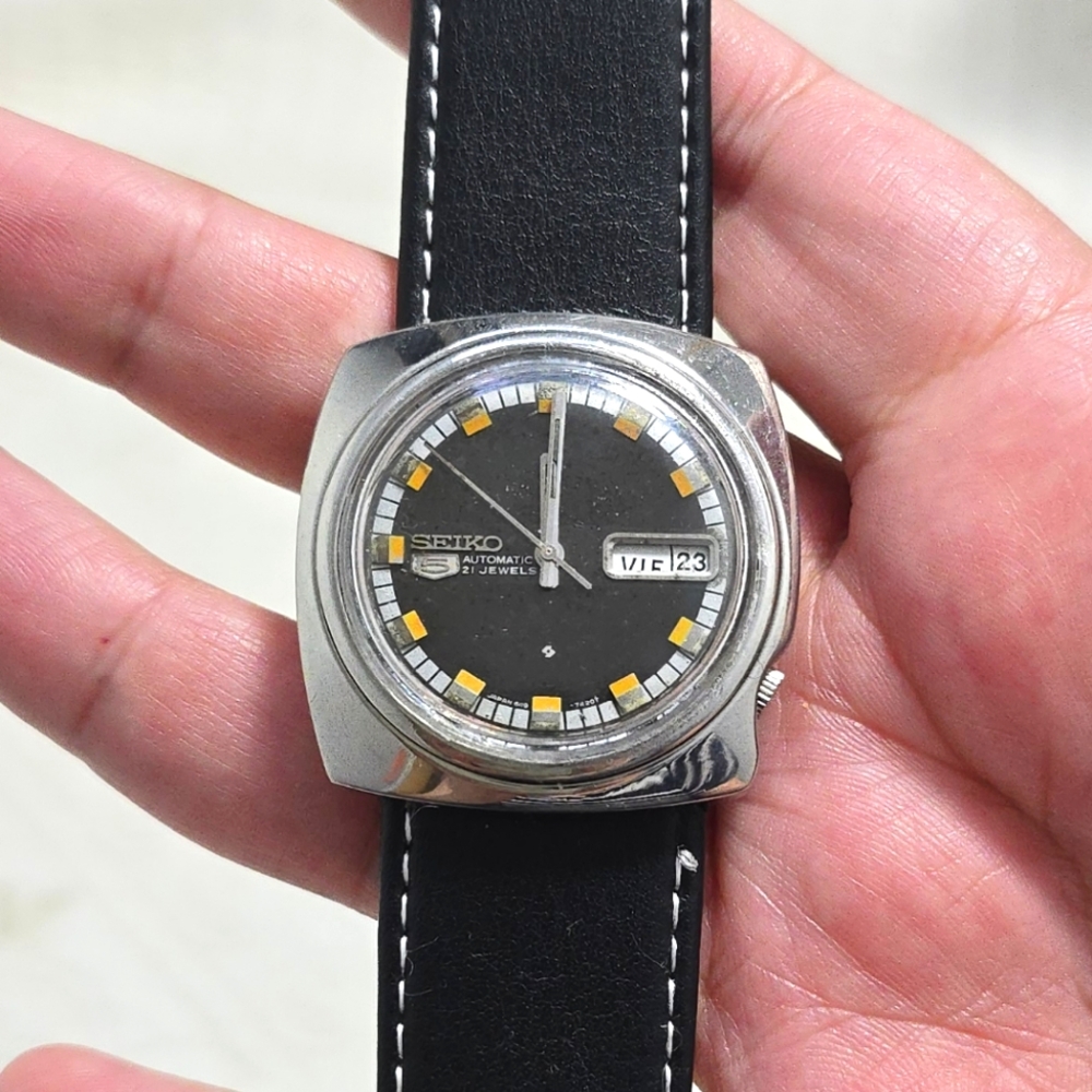 Vintage Seiko 5 Men's Watch 6119-7410 Automatic Asymmetrical Case Black - Picture 4 of 7